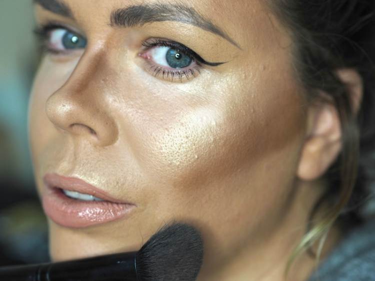 Avoid Highlighting Your Cheekbones